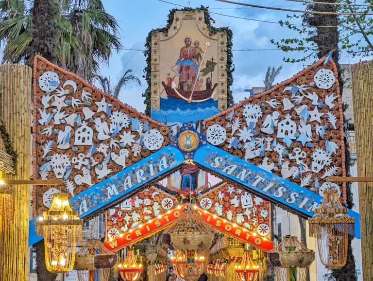Scopri gli Archi di Pasqua:  L’incredibile Architettura Fatta di Pane nel cuore della Sicilia.